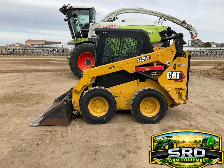 2022 Caterpillar 242D3 Skid Steer
