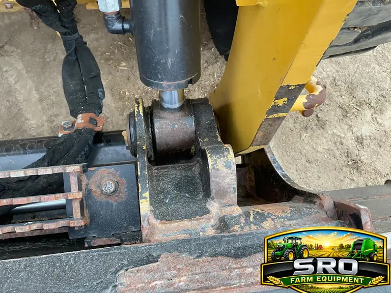 2022 Caterpillar 242D3 Skid Steer