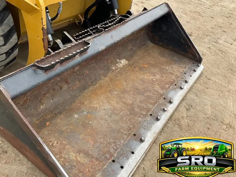 2022 Caterpillar 242D3 Skid Steer