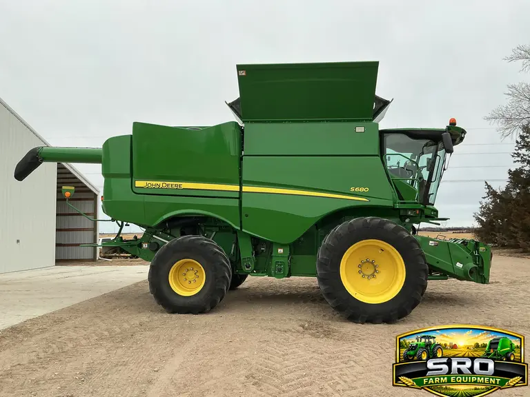 2015 John Deere S680 4WD Combine