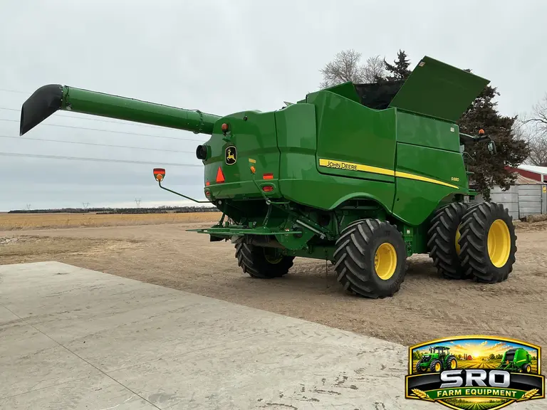 2015 John Deere S680 4WD Combine