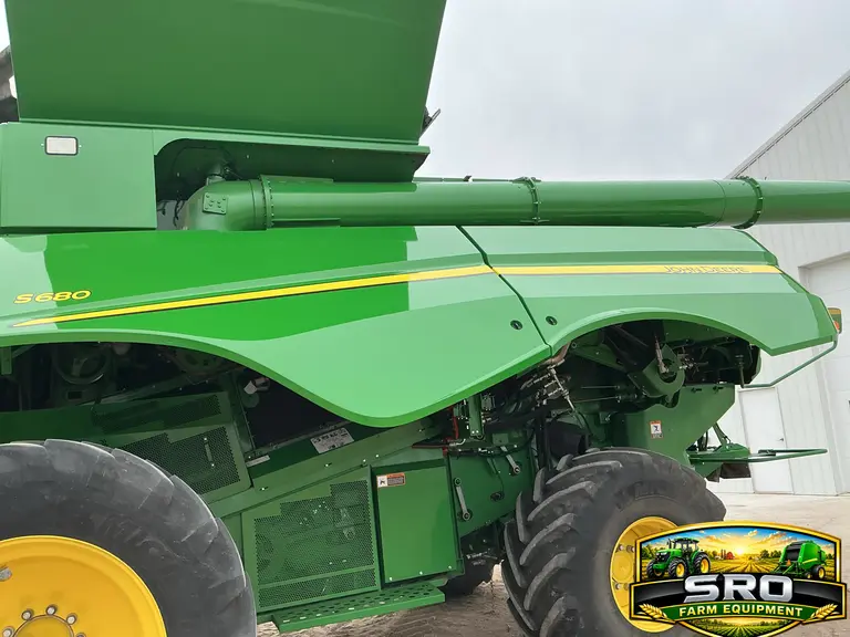2015 John Deere S680 4WD Combine