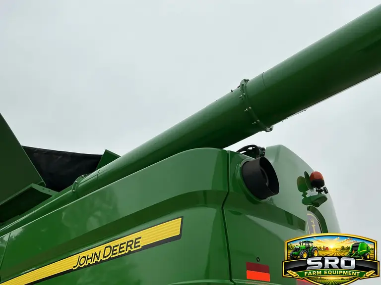 2015 John Deere S680 4WD Combine