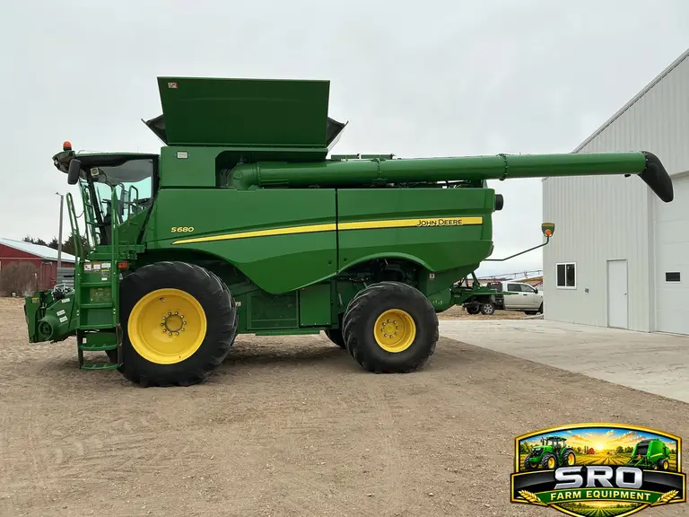2015 John Deere S680 4WD Combine