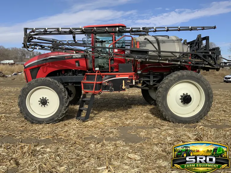 2011 Apache AS1020 Self-Propelled Sprayer