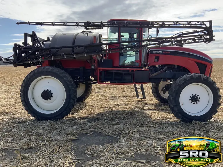 2011 Apache AS1020 Self-Propelled Sprayer